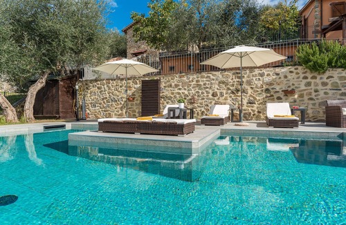 Castel del Piano Villa | Casale Montegiovi 6, Emma Villas
