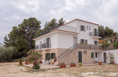 Mattinata Apartment | Casaverde Two-room apartment with kitchenette just 600 meters from the sea