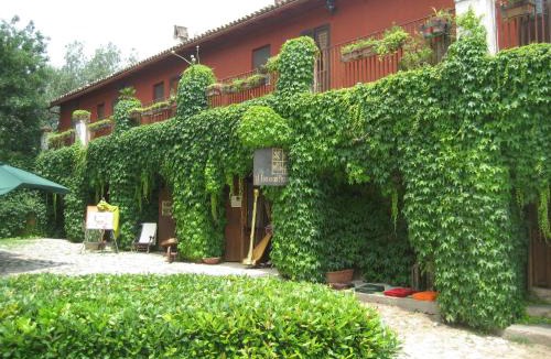 Abbazia di Fossanova Apartment | Casette rosse nel borgo medievale di Fossanova