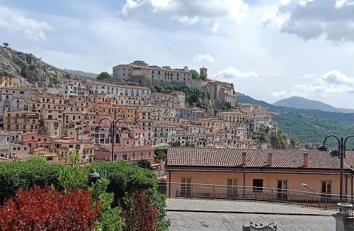 Muro Lucano Apartment | Casina in COLLINA CON VISTA suggestiva