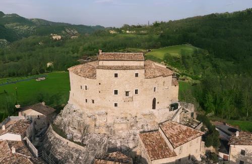 Acquasanta Terme House | Castel Di Luco - Authentic 11th-Century Castle