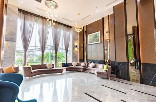 Cat Hai Hotel | Cat Ba Paradise Hotel - Sky Bar & Massage