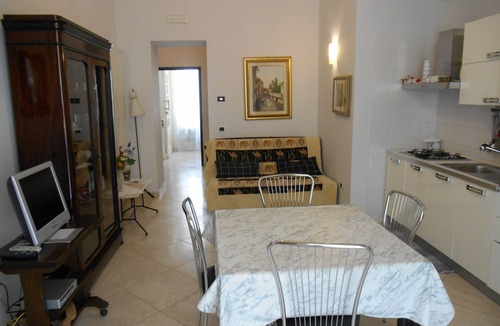 Chiaia House | Central Apartment 100 m from the sea "MERGELLINA"