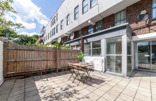 Canonbury Apartment | Central London 2 Bed Oasis with Private Terrace