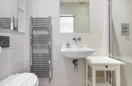 St. Pancras Apartment | Central London 2BR | Walk to King’s Cross