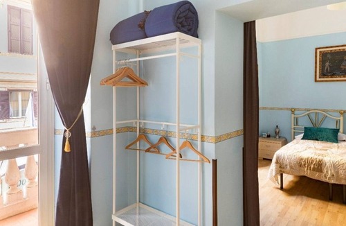 Rione XVIII Castro Pretorio Apartment | Centurions Room
