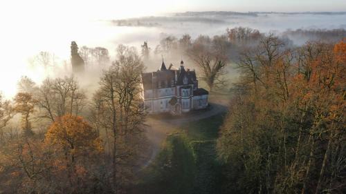 Lesignac-Durand Bed & Breakfast | Château de la Redortière
