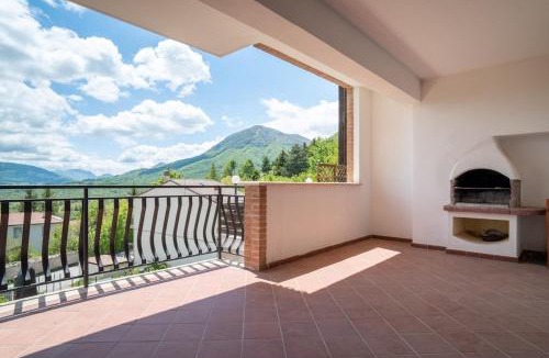 Rocca di Cambio Apartment | Chalet con vista e camino a 5minuti da Campo Felice, 2 camere