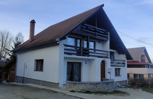 Bran House | Chalet en Transylvanie à Côté de Château Dracula Avec Bain Norvégien