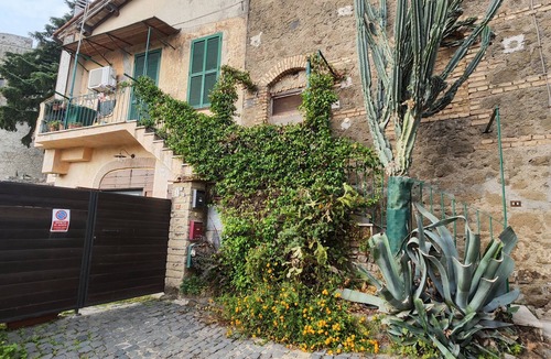 Lake Bracciano Apartment | Chalet Romantico Sul Lago