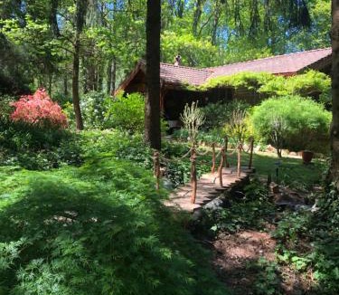 Saint-Priest-sous-Aixe Bed & Breakfast | Chambre d'hôte txaleta (le Chalet)