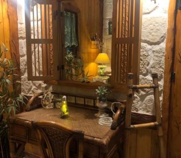 Saint-Priest-sous-Aixe Bed & Breakfast | Chambre d'hôte txaleta (le Chalet)