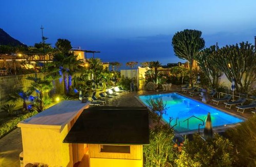 Forio Other | Chambre d'Hôtes ∙ 4 bedrooms ∙ 16 guests