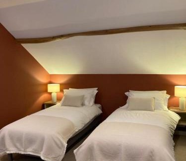Salon-la-Tour Bed & Breakfast | Chambres d'hôtes de La Vieille Ferme