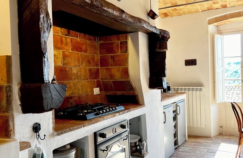 Loreto Aprutino House | Character-filled Home With Stunning Views in the Historical Centre