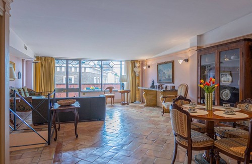 Rione III Colonna Apartment | Charme and View in the Heart of Rome