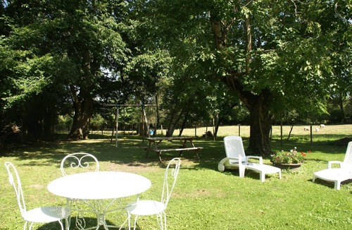 Saint-Merd-la-Breuille House | Charming Holiday Home with Enclosed Garden