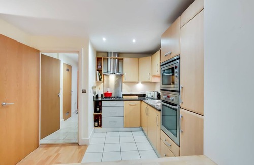 King's Cross Apartment | Charming 2-Bed Apartment near King's Cross Station