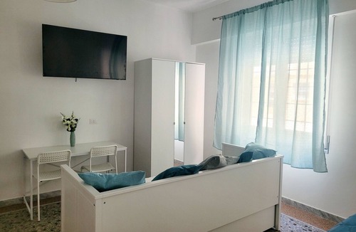 Quartiere XXXIV Lido di Ostia Levante Apartment | Charming 2-bedroom apartment, kitchen, 2 bathrooms, WiFi, AC, in Lido di Ostia