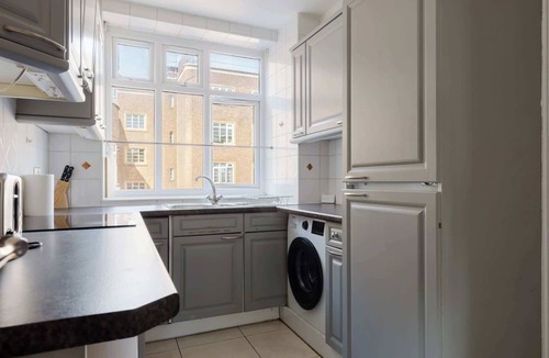 Swiss Cottage Apartment | Charming 2BDR Flat Close to Regents Park