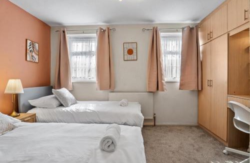 Sudbury House | Charming 3 bedroom house in Wembley