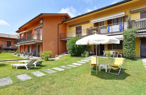 Pacengo Apartment | Charming apartment in Pacengo, garden view, 60 sqm