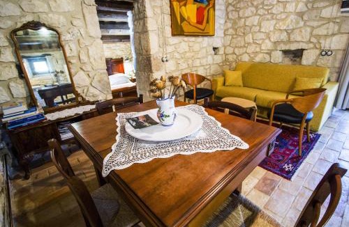Abbateggio Apartment | Charming Apartment in Abbateggio with Mountain View, 60 m²