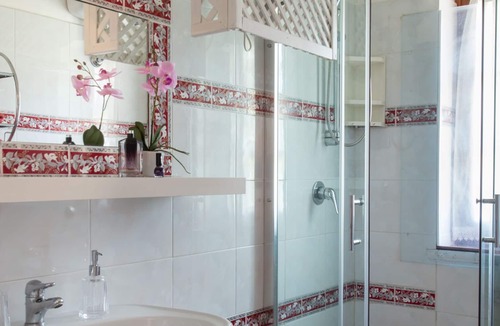 Caprarola House | Charming Country House upon lake near Rome, View Pool Wifi climate, up 4