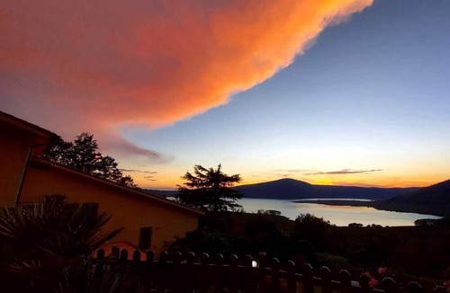 Caprarola House | Charming Country House upon lake near Rome, View Pool Wifi climate, up 4