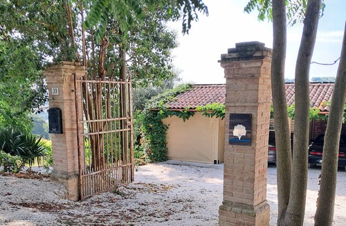 Morro d'Alba House | Charming country house with pool among the rolling hills of Morro d'Alba