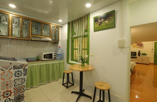 Old Quarter Apartment | Charming Daisy's home in Old Qualter