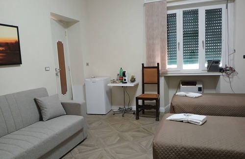 San Demetrio Corone House | Charming Guest Room in San Demetrio Corone with City Views