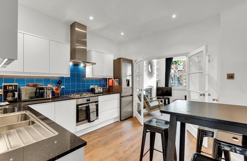 Harrow Road House | Charming Golborne Escape