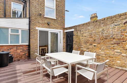 Harrow Road House | Charming Golborne Escape