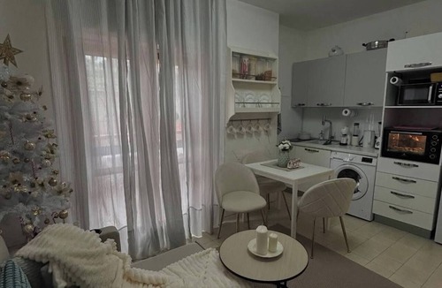 Scalea Apartment | Charming Ground Floor Apartment in Scalea with Balcony