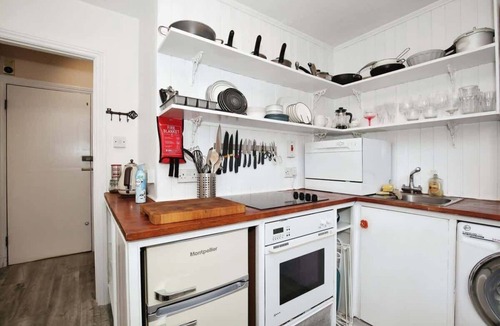 Harrow Road Apartment | Charming Victorian Apartment in Westminster