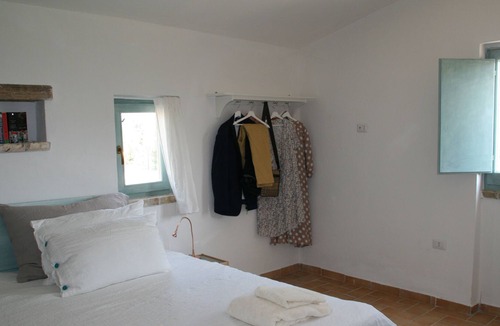 Pisticci House | Charming white washed southern italian farmhouse. Sleep 8- 4 bathrooms