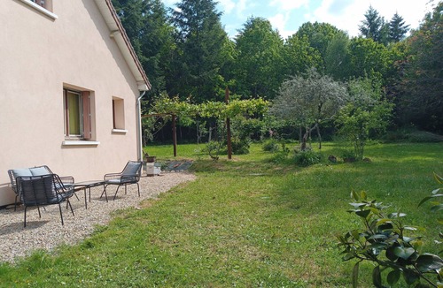 Saint-Priest-les-Fougeres Cottage | Chez Lili, calm and nature guaranteed