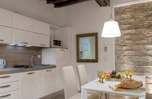 Roman Ghetto Apartment | Chiavari 2 Bed/2 Bath Apt in Campo de Fiori