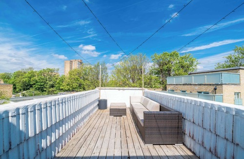 St. Mary's Park Apartment | Chic 2BR Battersea Flat - Terrace & Pet-Friendly