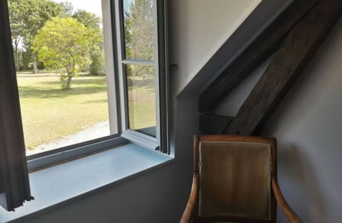 Villemort House | Chic country house in the great outdoors. Pets welcome