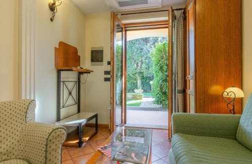 Settecamini Apartment | Chic Roman Residence Tivoli Baths