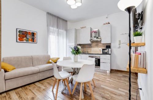 Ciampino Apartment | Ciampino Luxe -15min Termini, Airport and Train Station -
