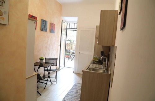 Nomentano Apartment | Cinemovie guesthouse
