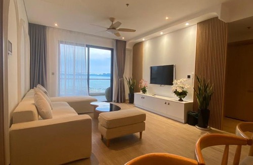 Bai Chay Apartment | Citadines Marina Halong 3BR Apartment