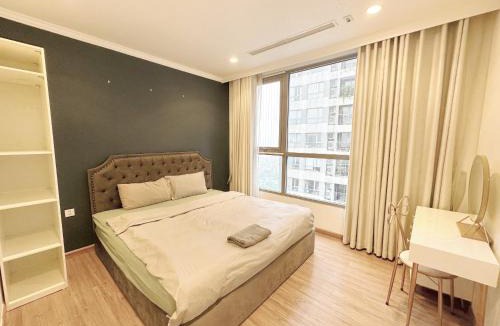 Hai Ba Trung Apartment | City Center 4BR Apartment