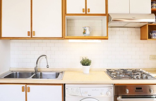 Bagnoli Apartment | Classic Apartment in Bagnoli by Wonderful Italy