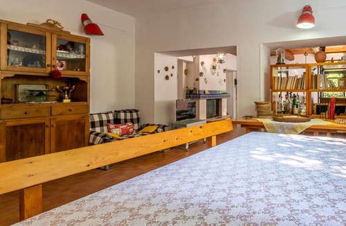 San Giovanni Teatino House | Classic Italian summer house surrounded by magnificent nature.