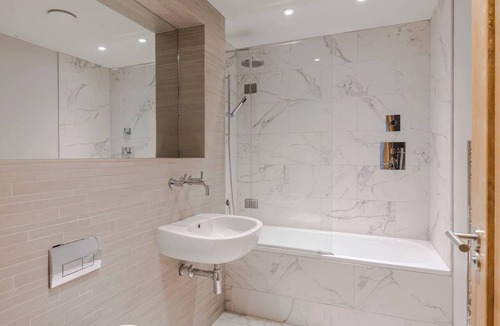 Clerkenwell Apartment | Clerkenwell 2-Bed · 2 Baths · Sleeps 6