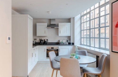 Clerkenwell Apartment | Clerkenwell 2-bed Apartment · Lift · Sleeps 4